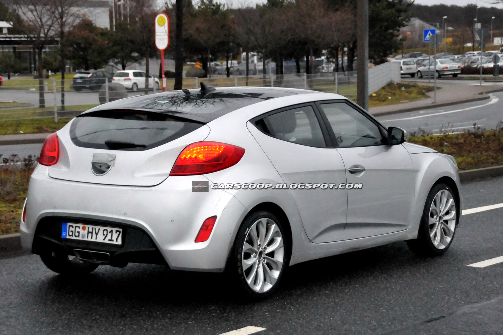 2012-hyundai-veloster-6.jpg