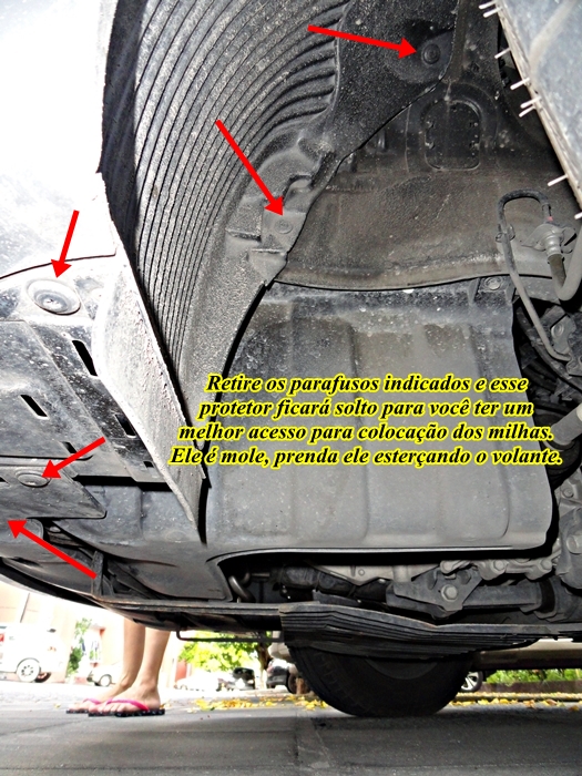 Não precisa retirar o para-choque é só soltar esses parafusos.