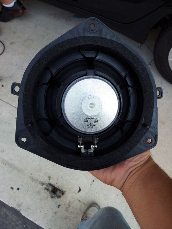 Detalhe do Falante. Os 4 são iguais.